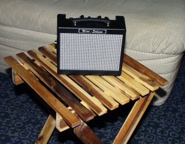 amplifier & guitar seat
